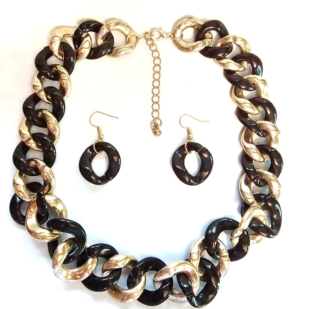 Vintage 80s Chain Link Necklace &Earring Set